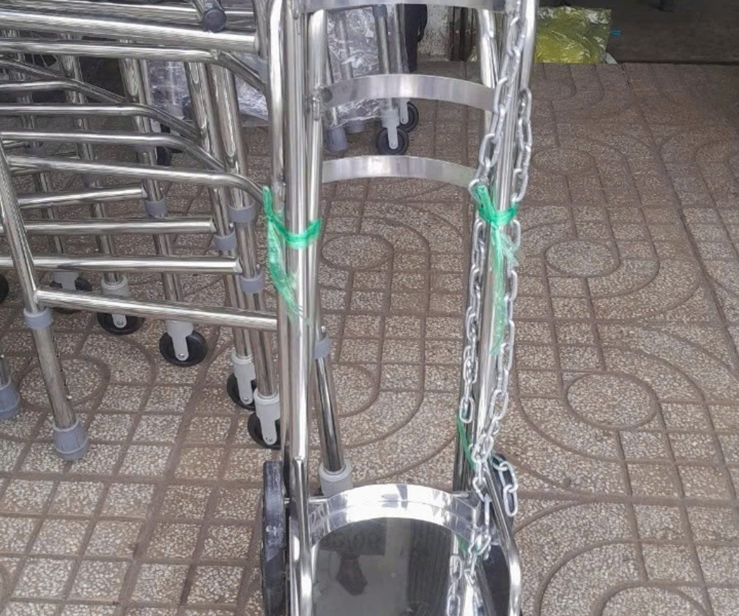 xe đẩy bình oxy 40l