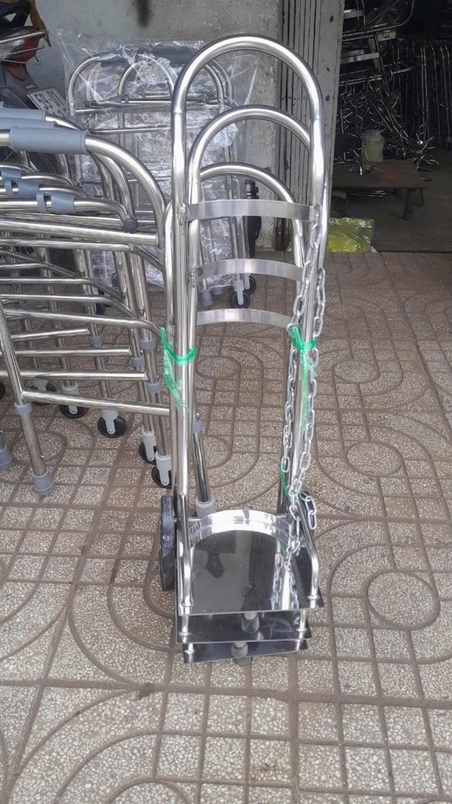 xe đẩy bình oxy 40l